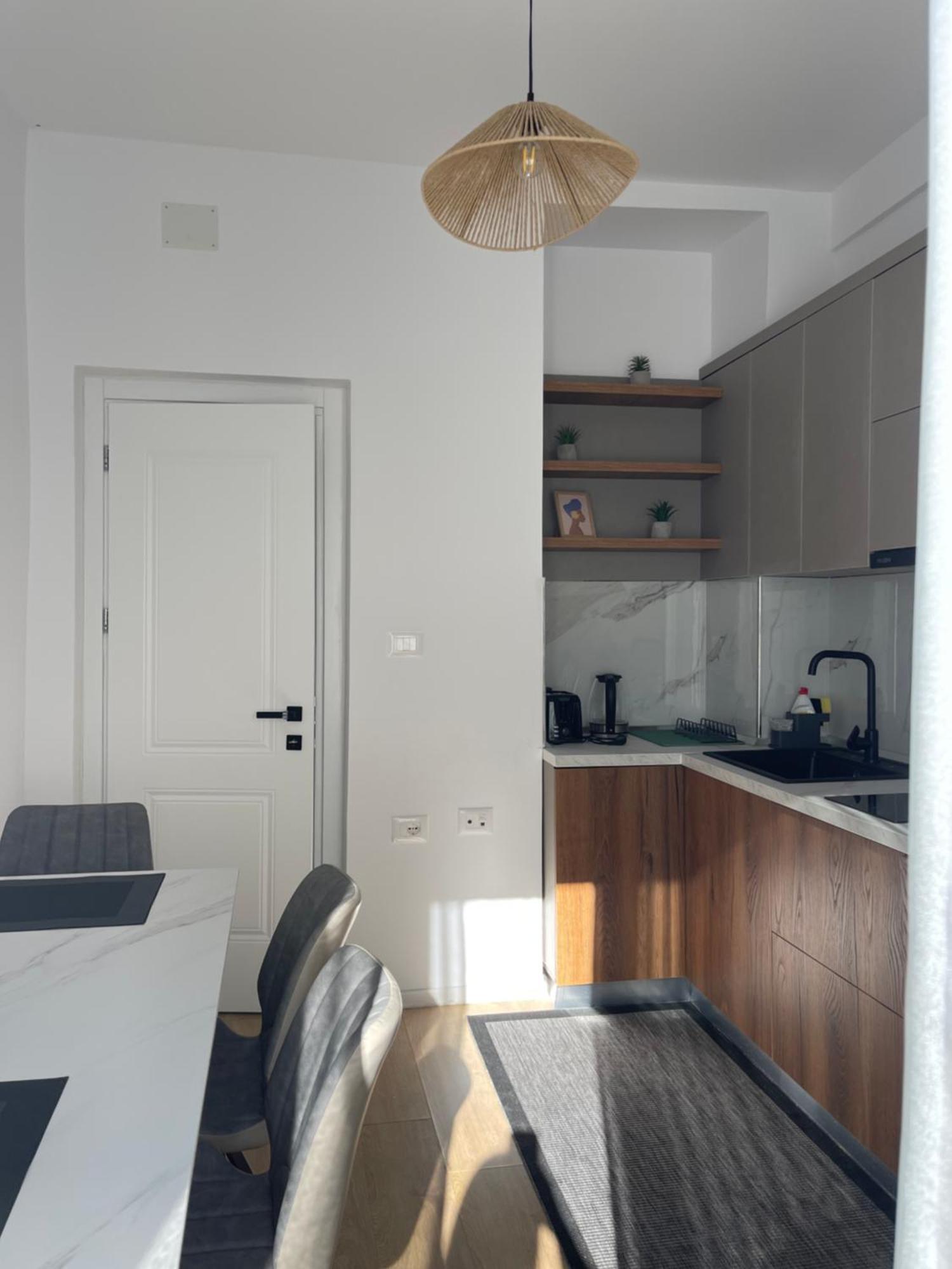 Sunny City Center Apartment Lezhë Exteriör bild